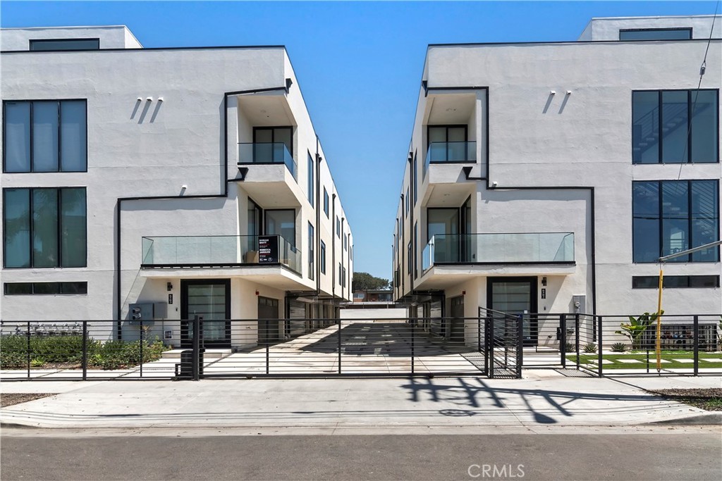 6511 N Contour