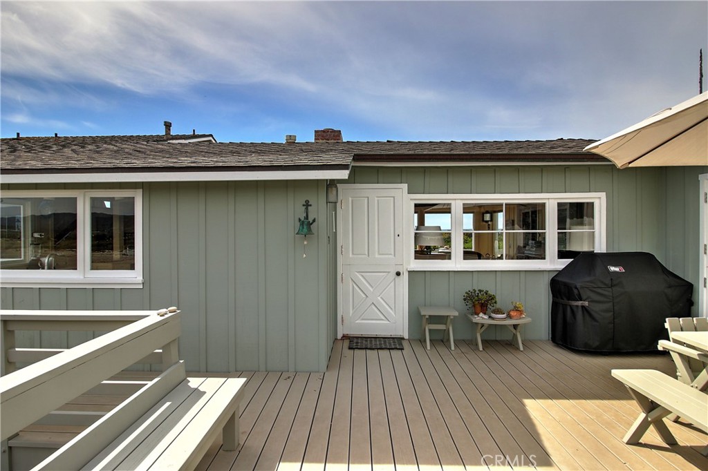 539 Sand Point Property Photo 4