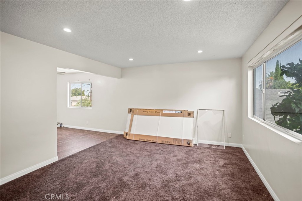 720 E 82nd Street Property Photo 11