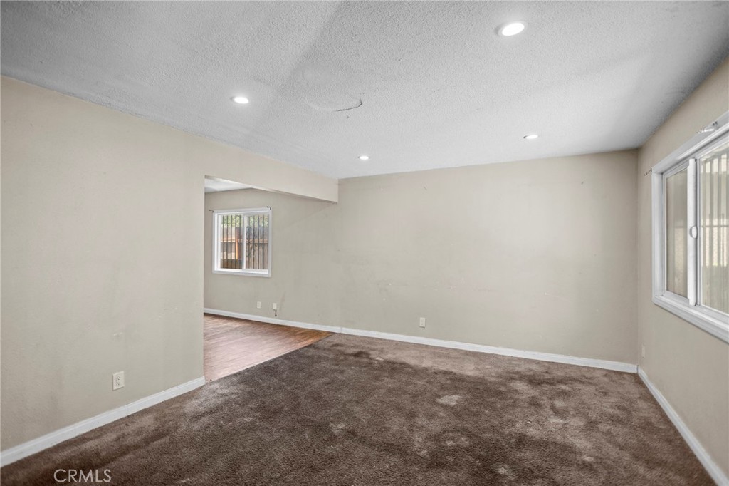 720 E 82nd Street Property Photo 17