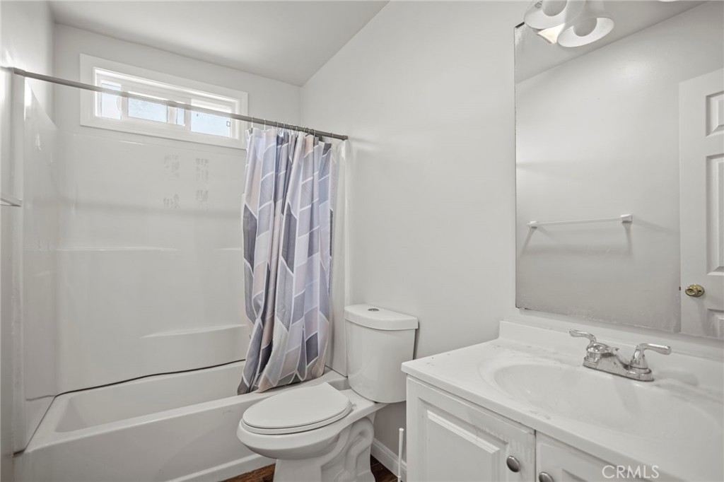 720 E 82nd Street Property Photo 25