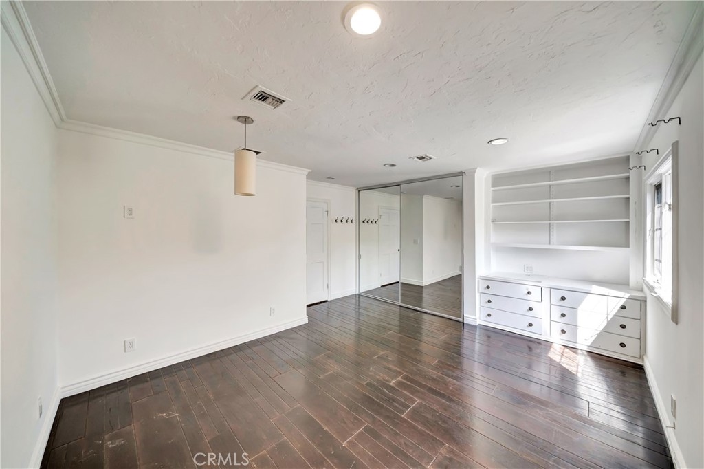 5441 Calvin Avenue Property Photo 17