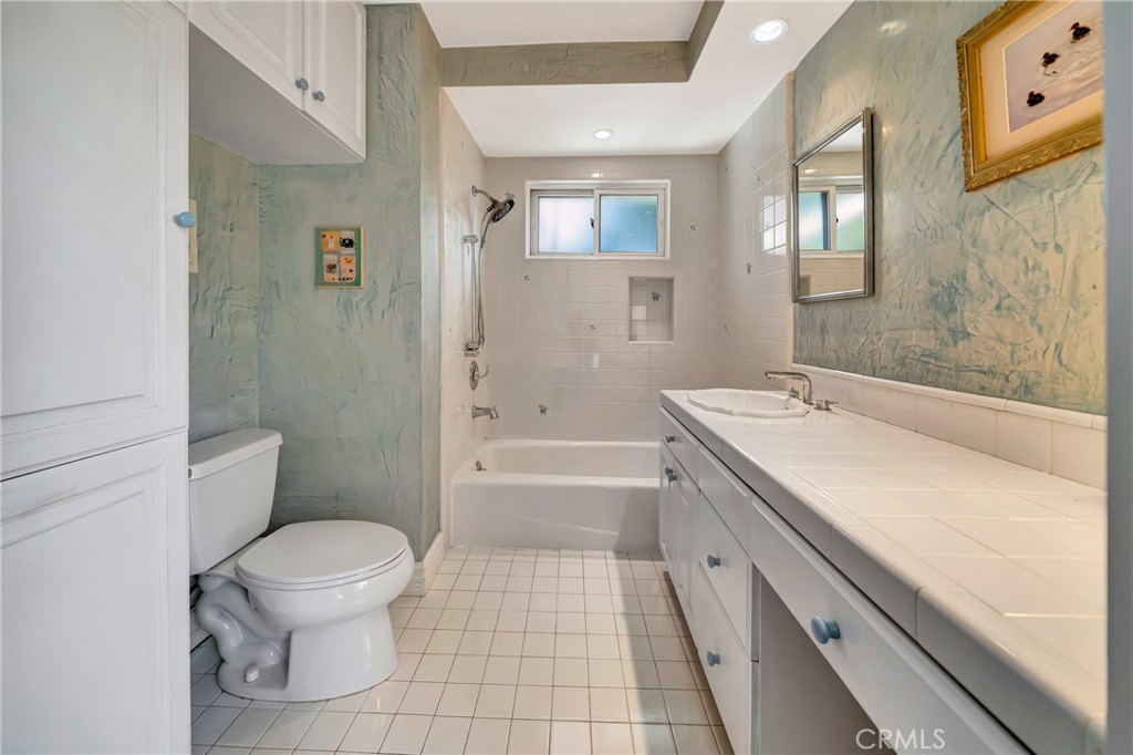 5441 Calvin Avenue Property Photo 20