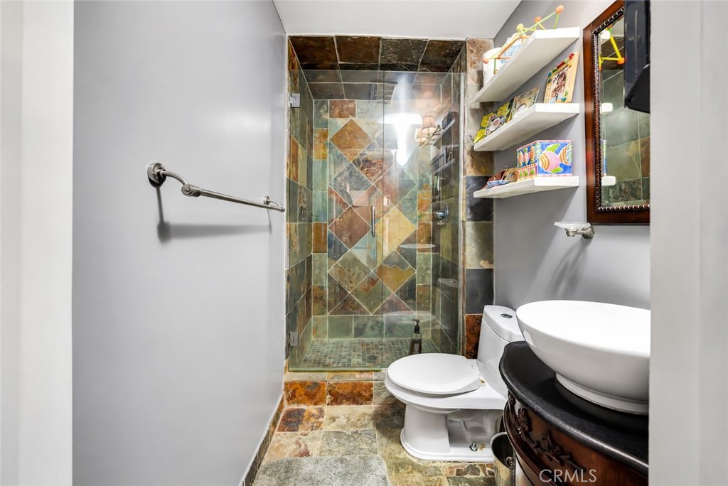 5441 Calvin Avenue Property Photo 33