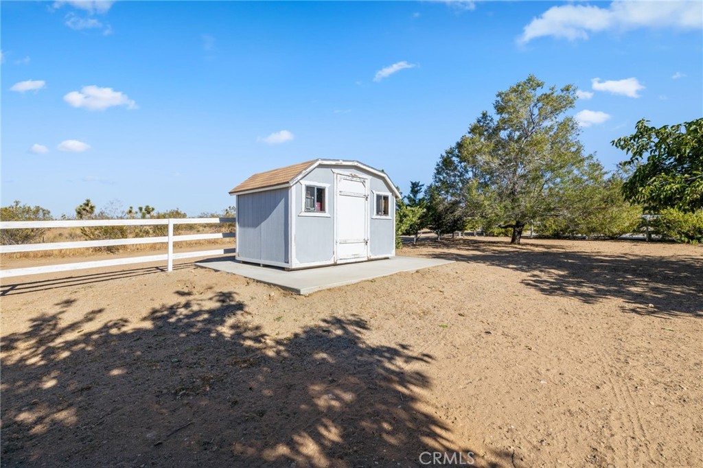 17173 Fort Tejon Road Property Photo 38