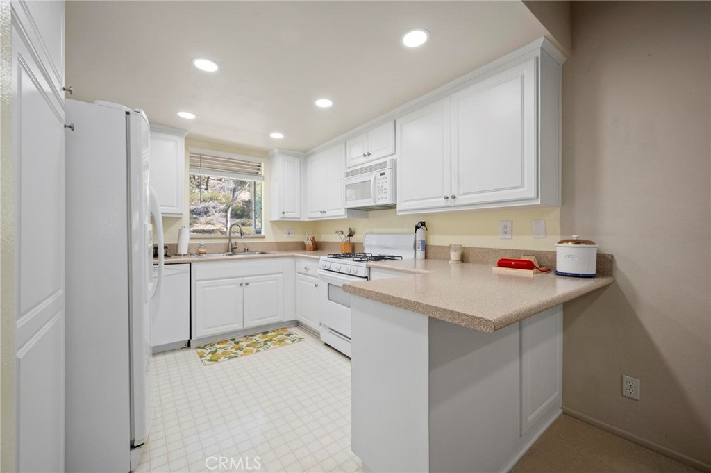 20334 Rue Crevier 622 Property Photo 10