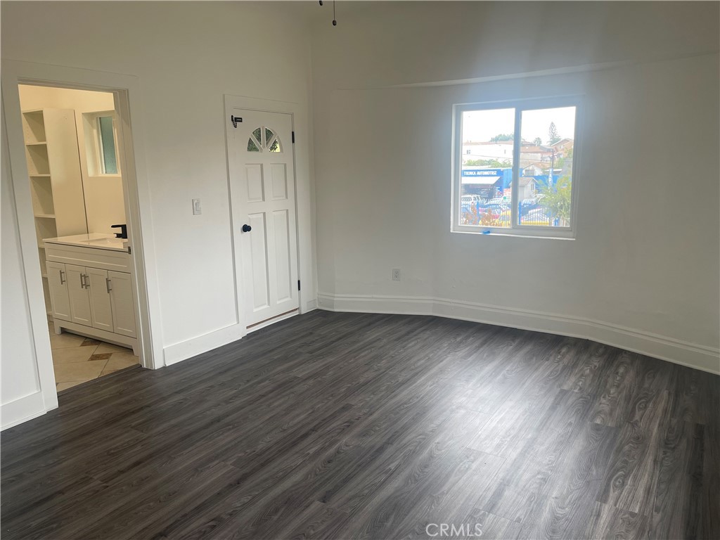 702 S Soto Property Photo 8