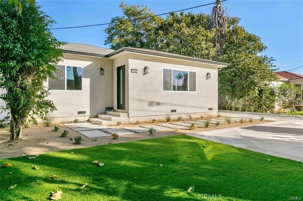 6842 Cedros Avenue Property Photo 1