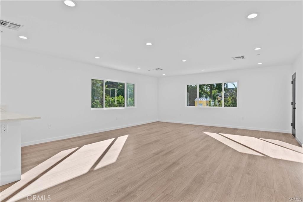 6842 Cedros Avenue Property Photo 10
