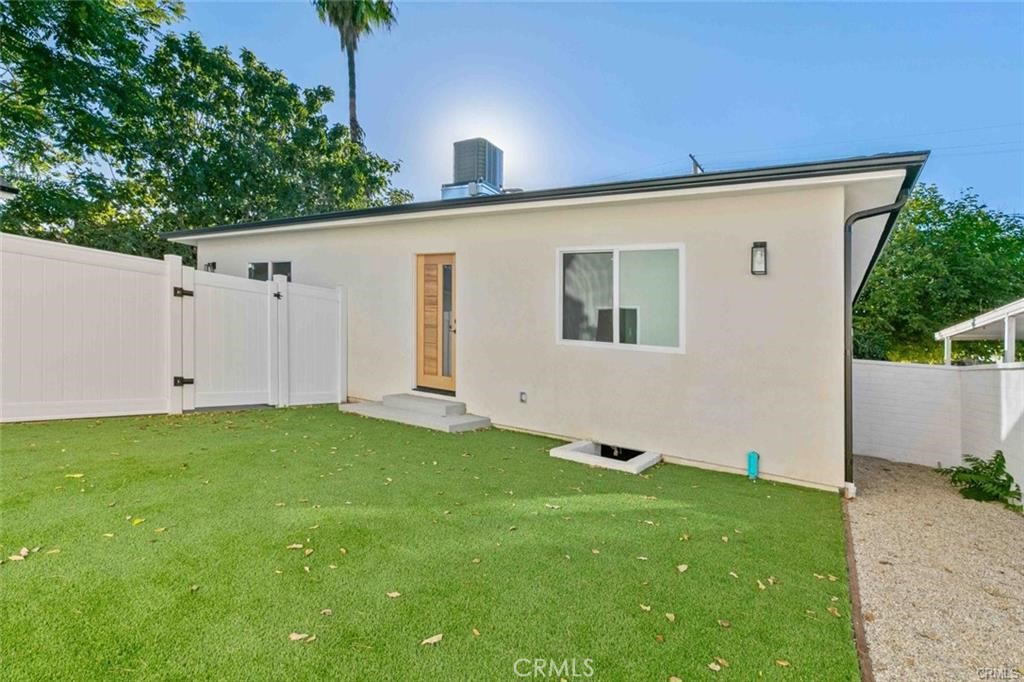 6842 Cedros Avenue Property Photo 23
