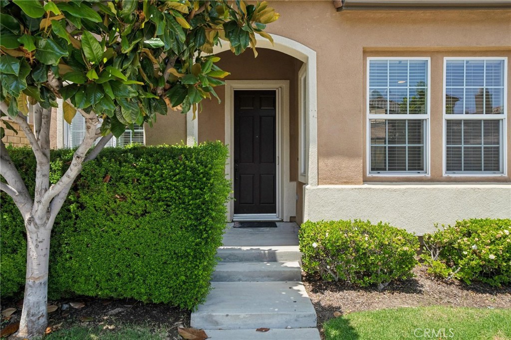 23821 Via Campana Property Photo 2