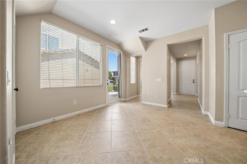 23821 Via Campana Property Photo 6