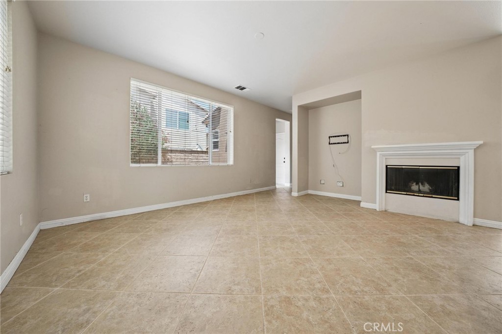 23821 Via Campana Property Photo 8