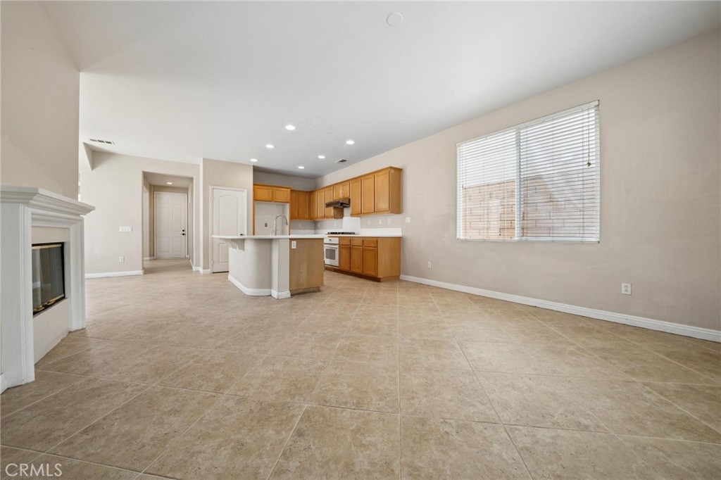23821 Via Campana Property Photo 10