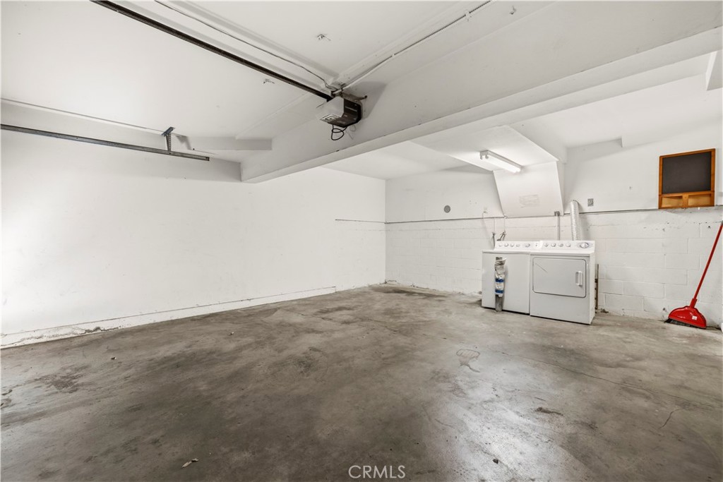 5800 Owensmouth Avenue 14 Property Photo 20