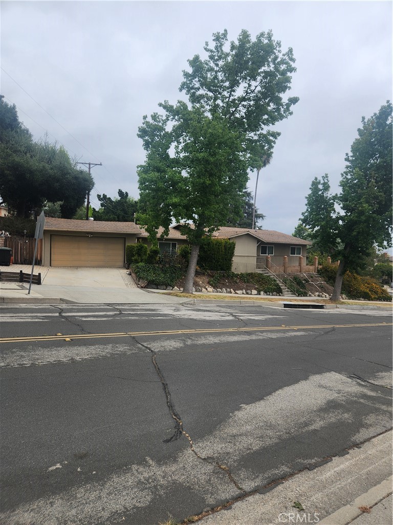 4600 Lauderdale Ave.