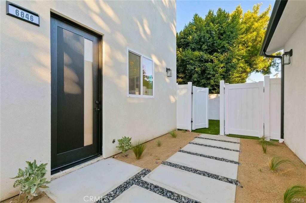 6846 Cedros Avenue Property Photo 1