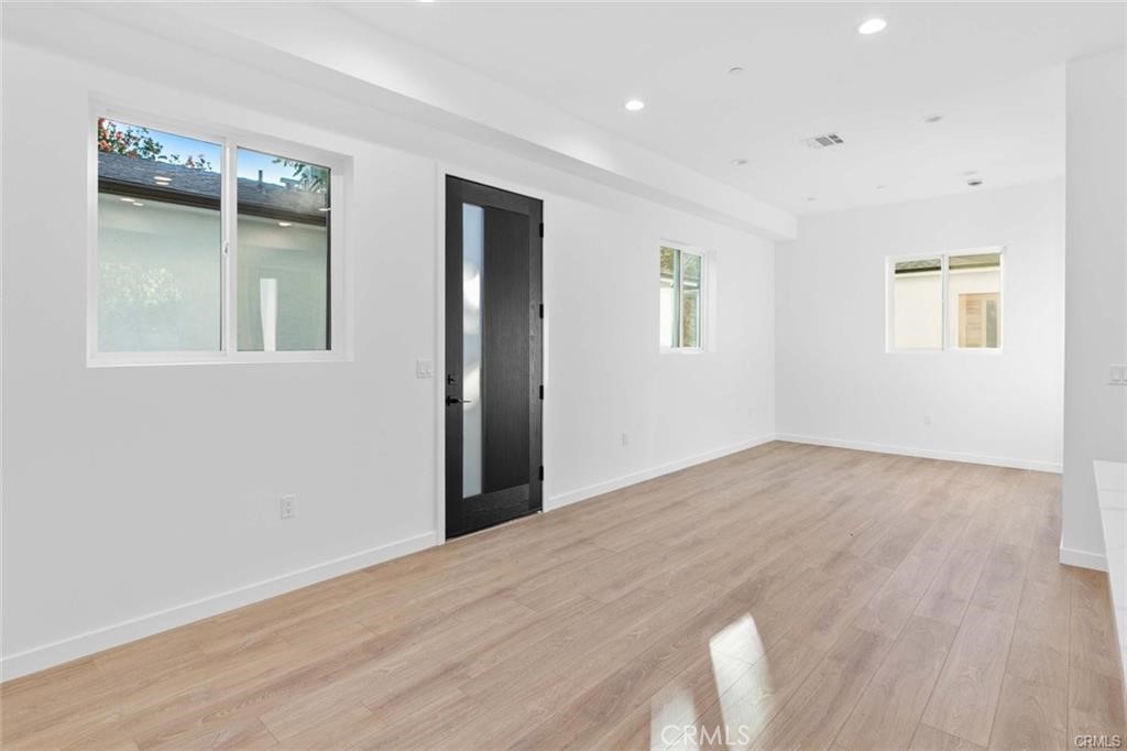6846 Cedros Avenue Property Photo 8
