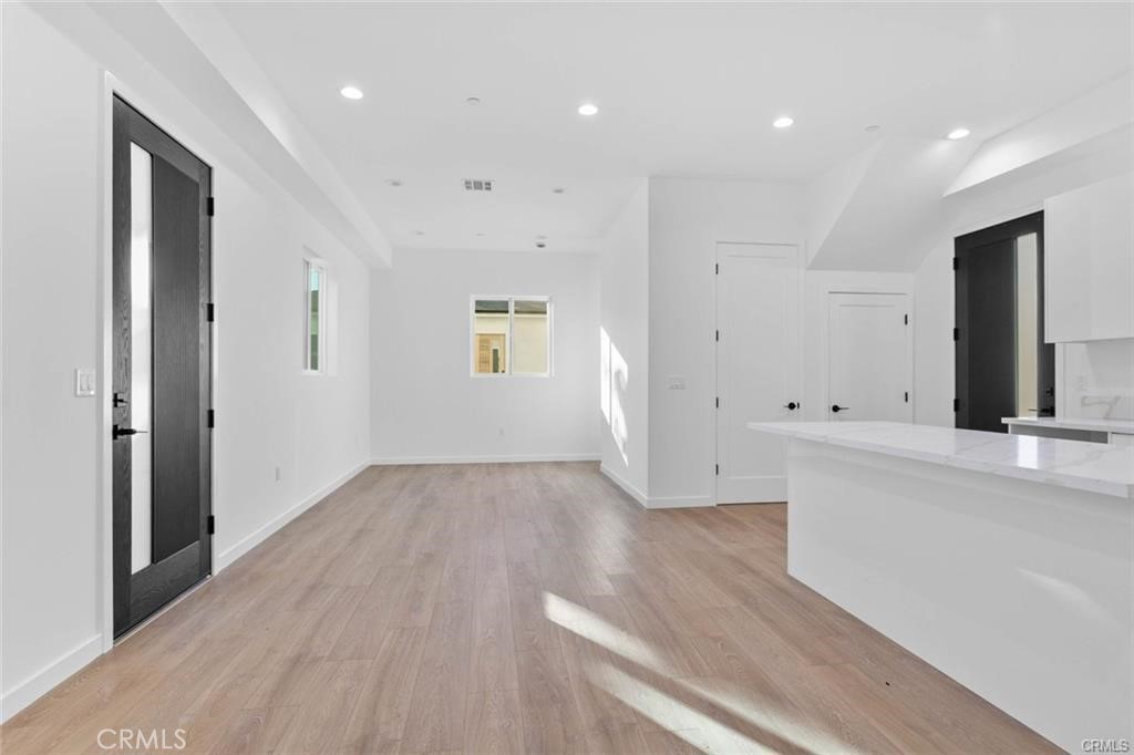 6846 Cedros Avenue Property Photo 9