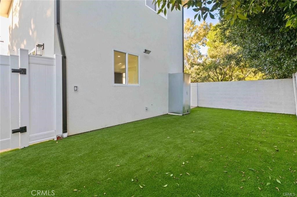 6846 Cedros Avenue Property Photo 26
