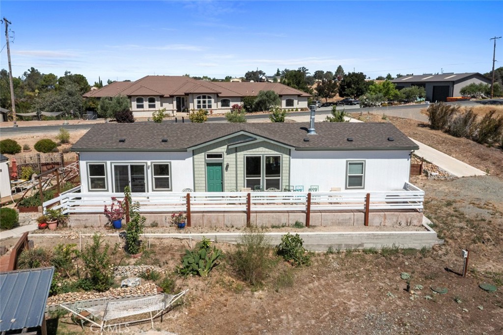 2734 Ross Drive Property Photo 2