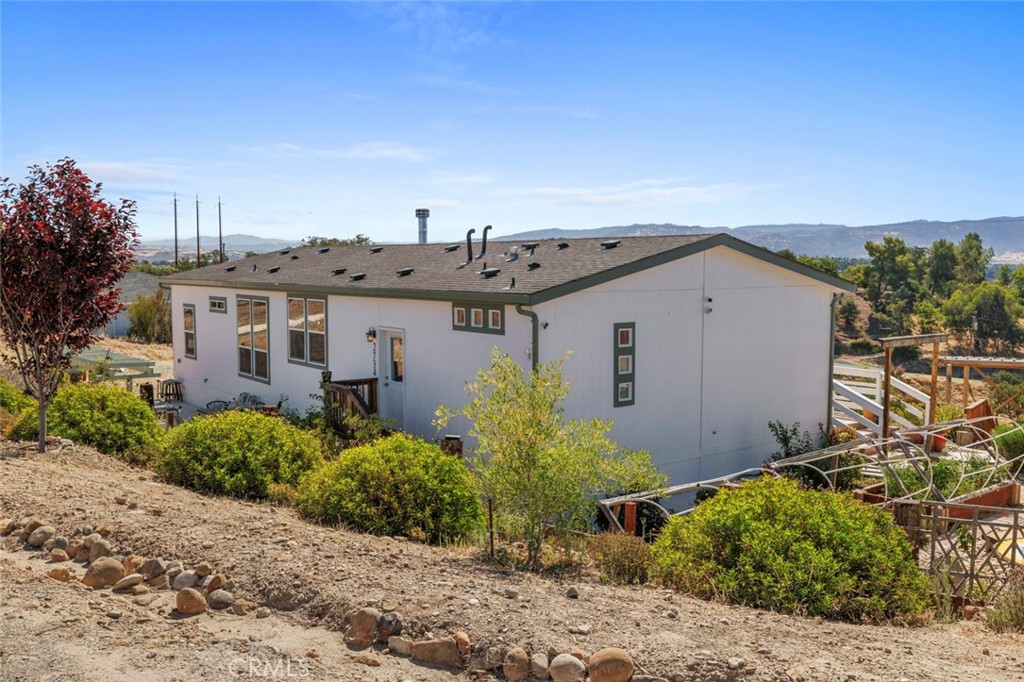 2734 Ross Drive Property Photo 4