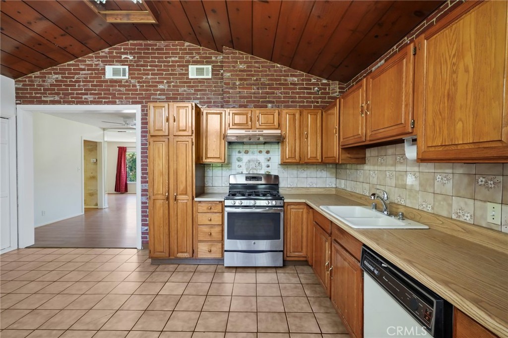 15841 Marlin Place Property Photo 19