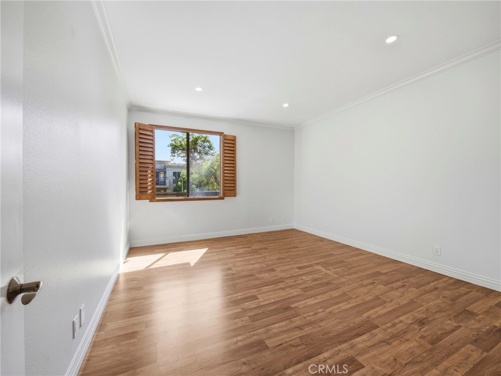 1315 Roxbury Dr 204 Property Photo 13