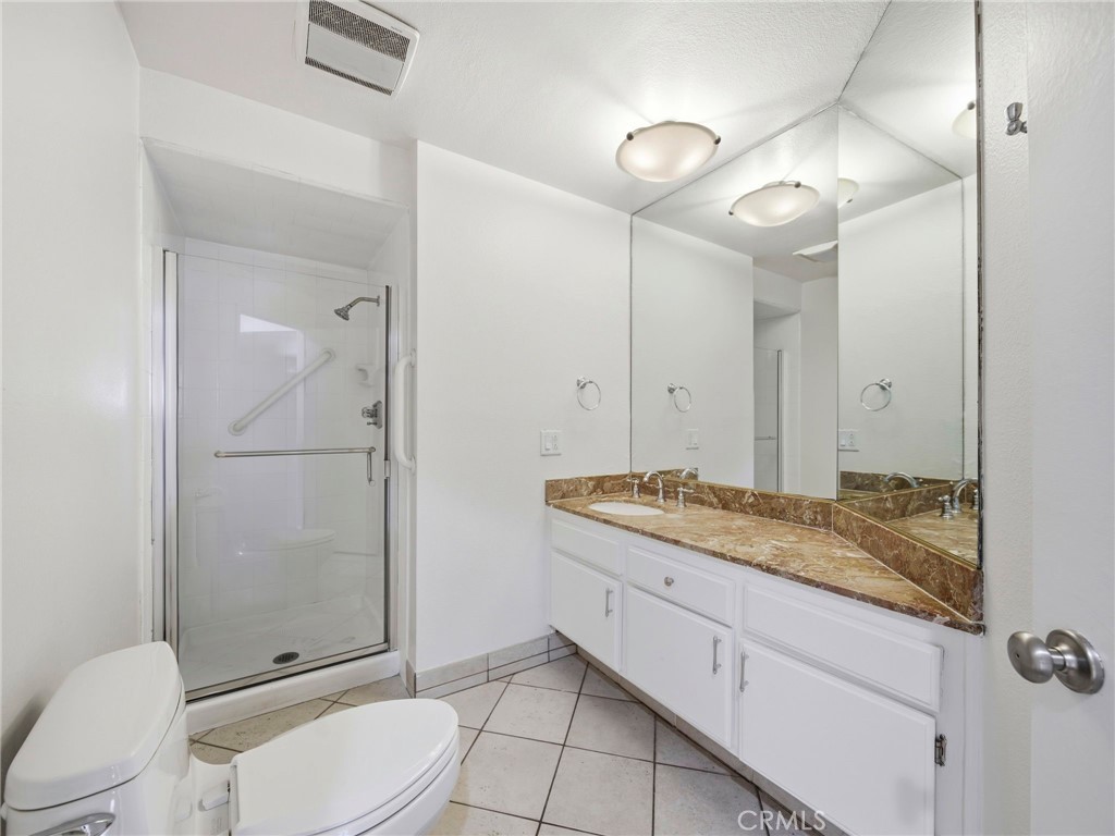 1315 Roxbury Dr 204 Property Photo 15