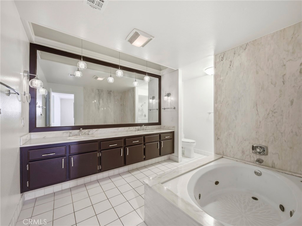 1315 Roxbury Dr 204 Property Photo 19