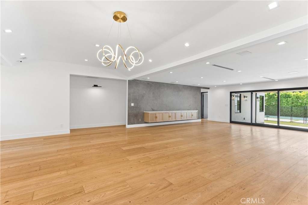 4627 Ethel Ave Property Photo 6