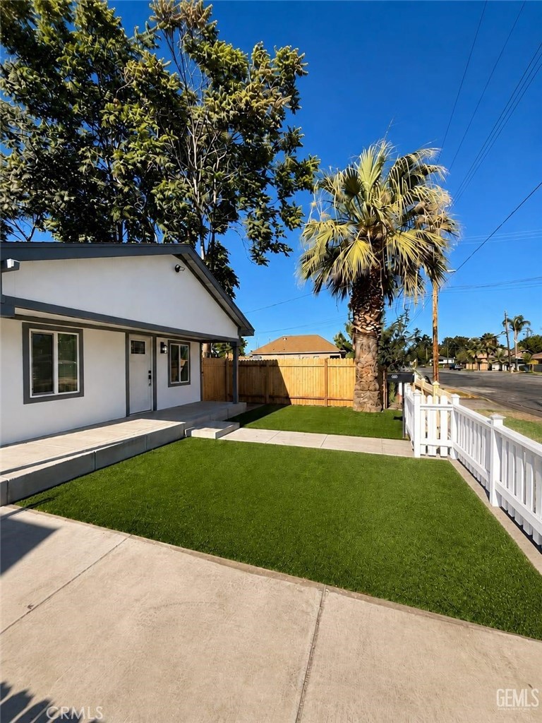 1006 6th Property Photo 3
