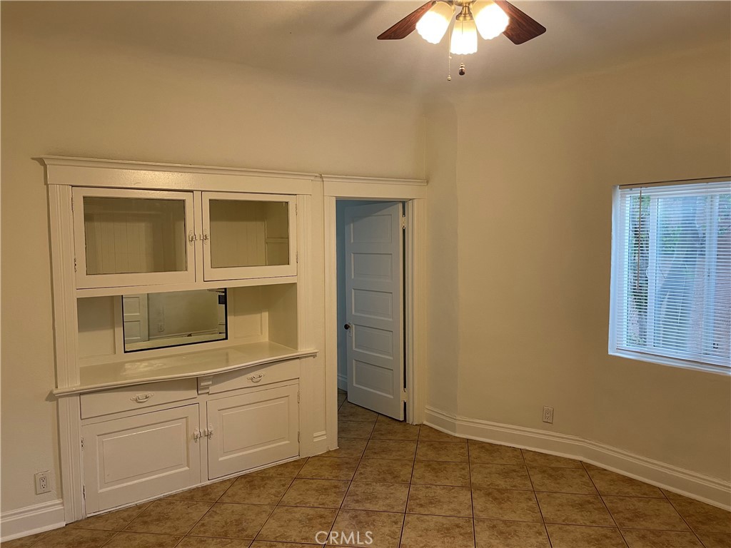 702 S Soto Property Photo 18