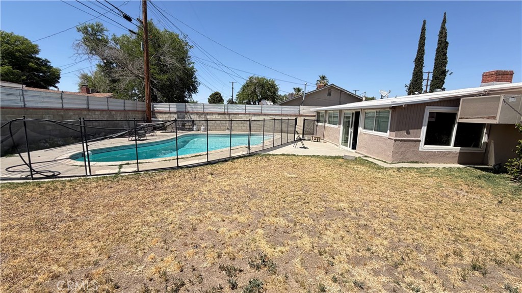 44423 3rd E Property Photo 14