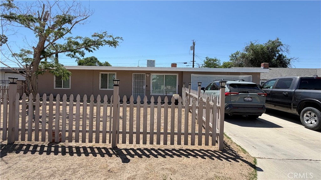 44423 3rd E Property Photo 27