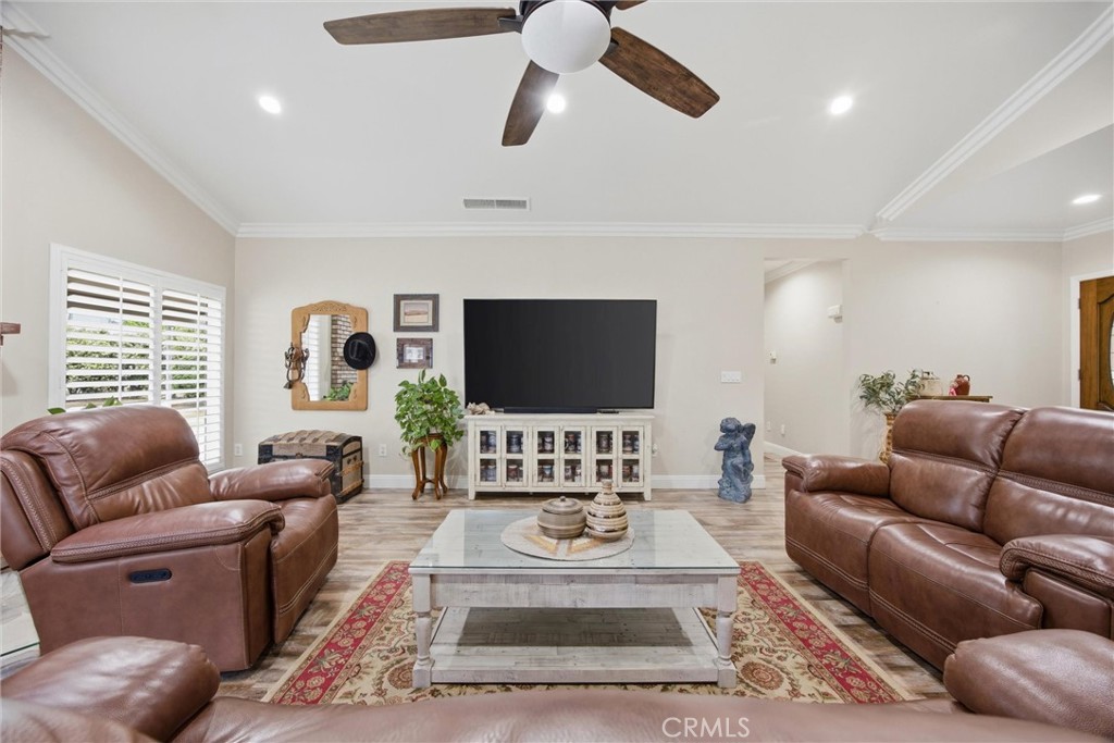 1328 Valov Lane Property Photo 12