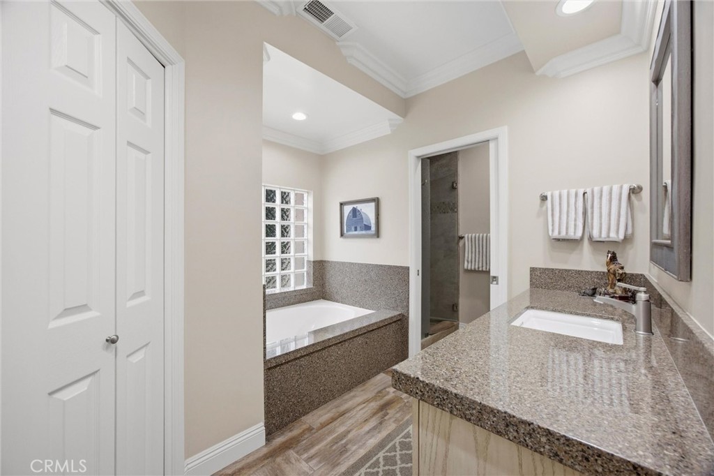 1328 Valov Lane Property Photo 27