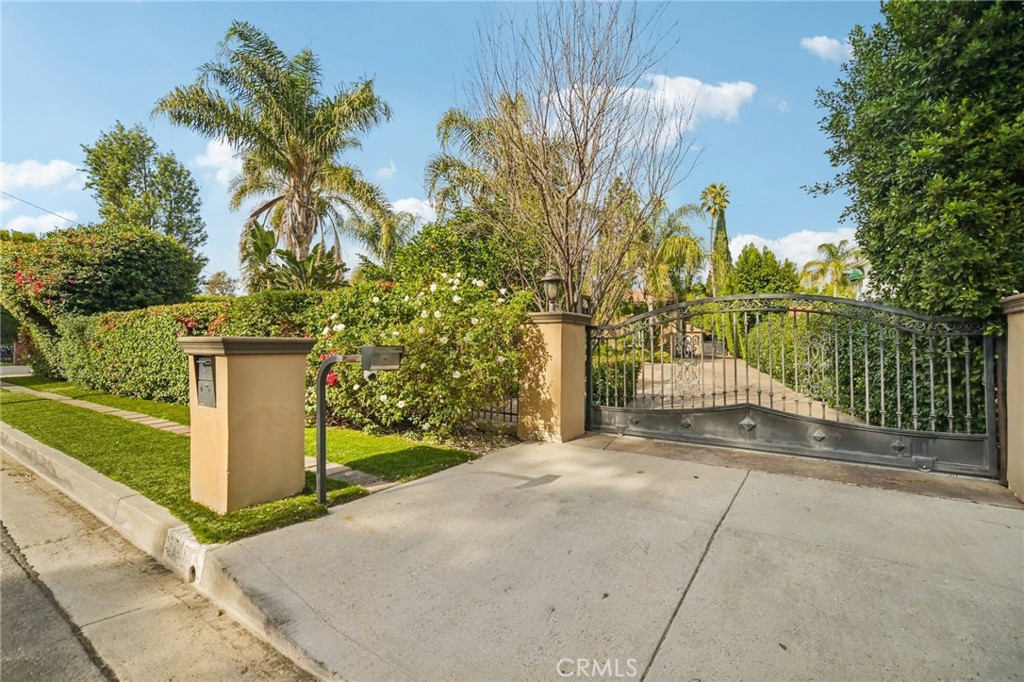 17401 Raymer Property Photo 2