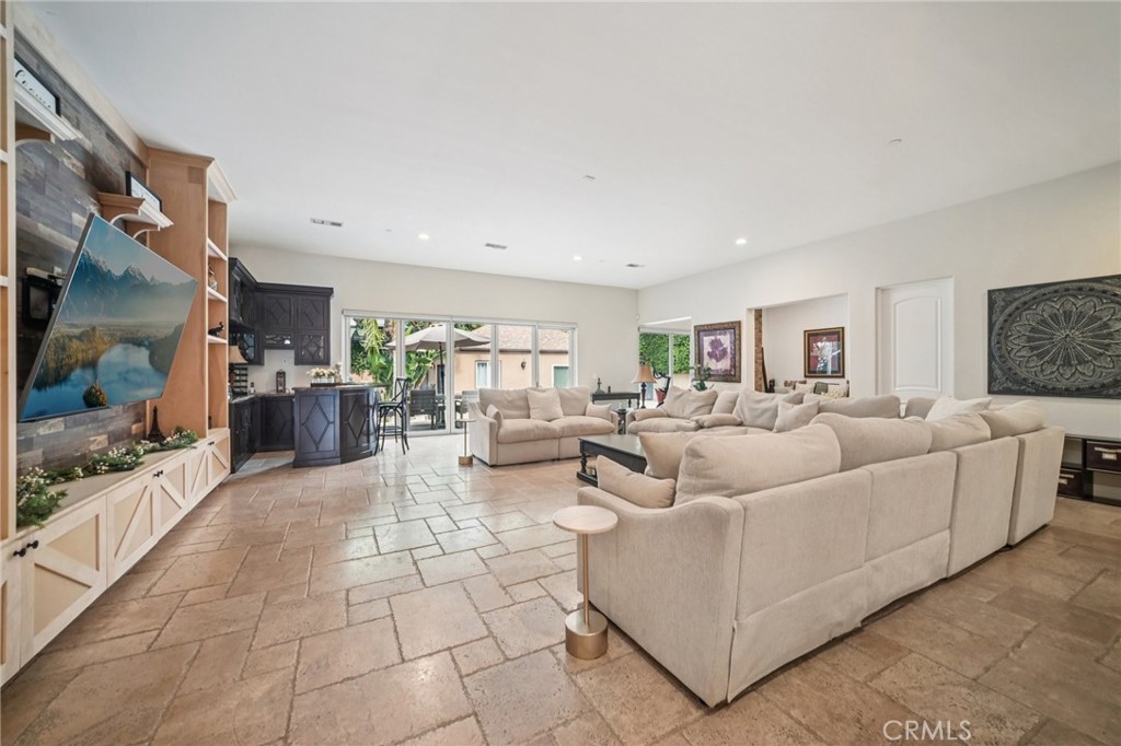 17401 Raymer Property Photo 9