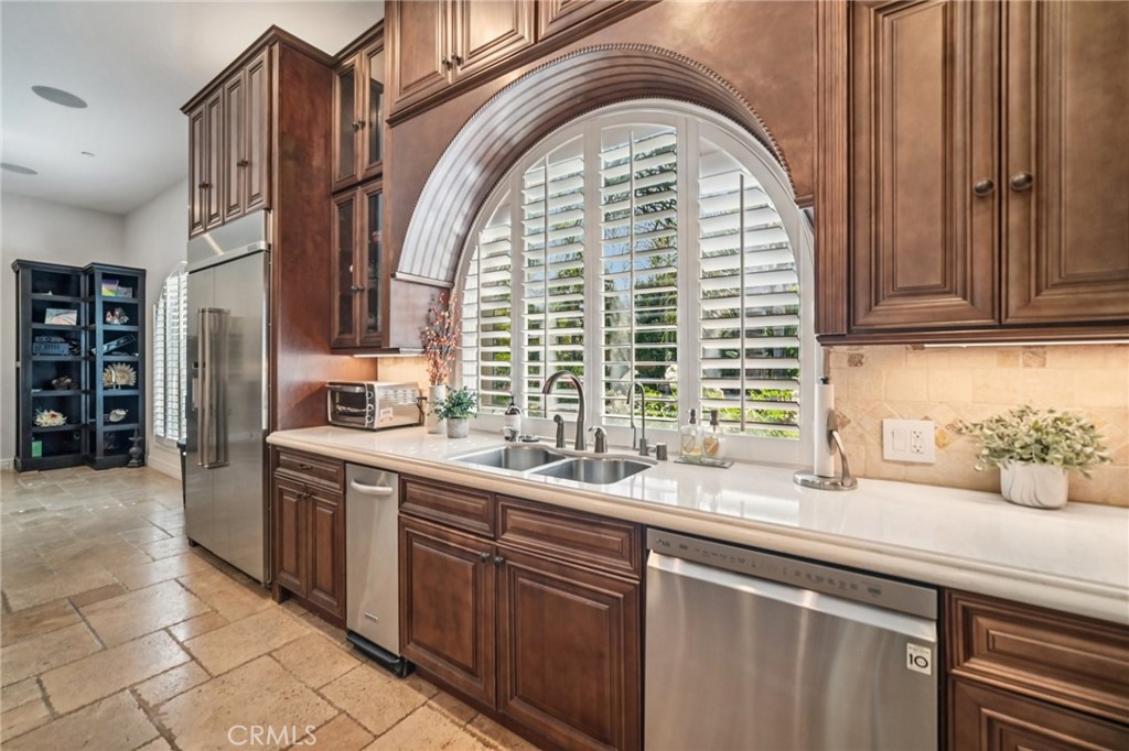 17401 Raymer Property Photo 12