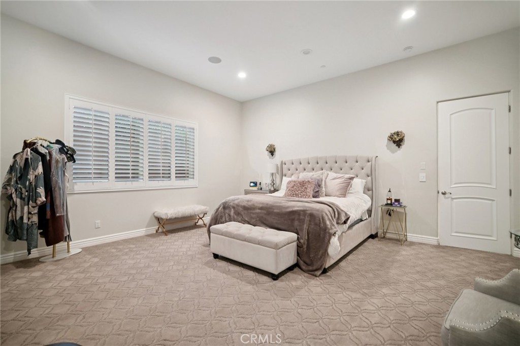 17401 Raymer Property Photo 18