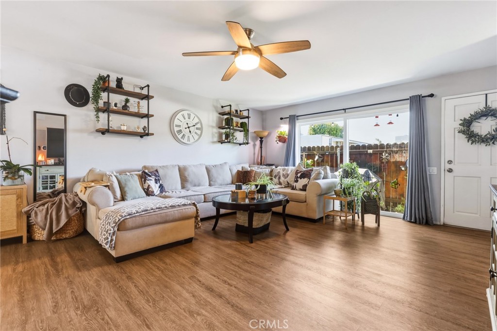 8927 Cedros 14 Property Photo 2