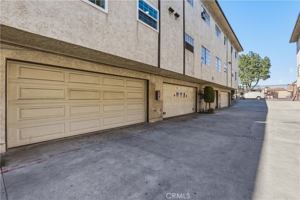 8927 Cedros 14 Property Photo 28