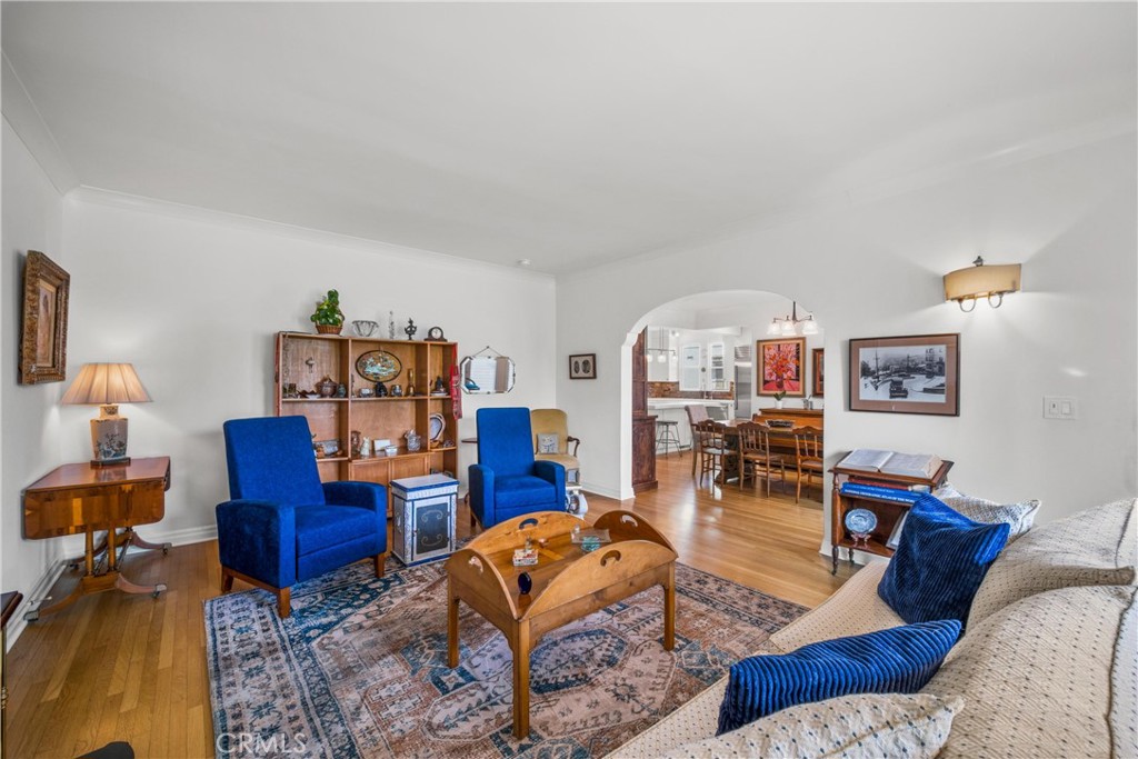 1245 S Hudson Avenue Property Photo 12