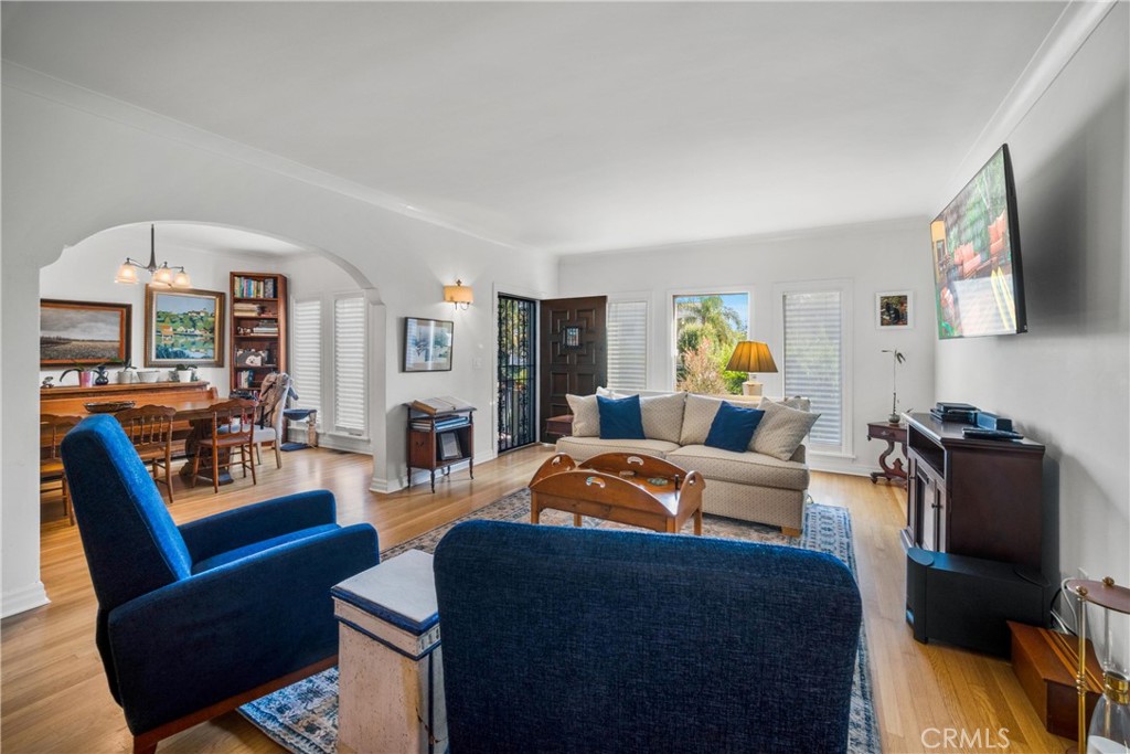 1245 S Hudson Avenue Property Photo 13