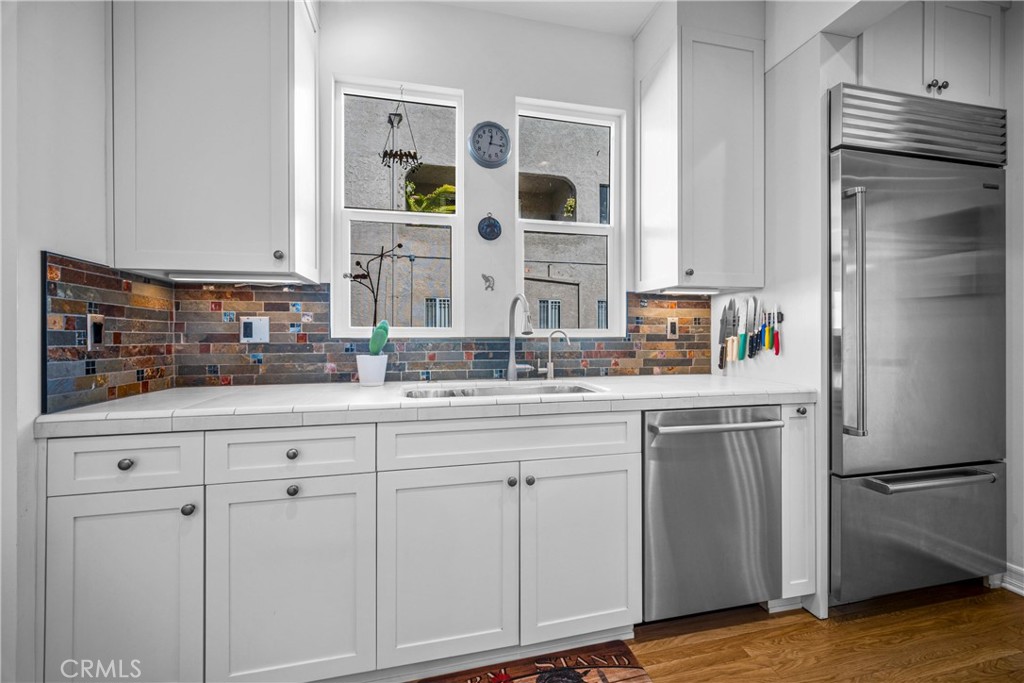 1245 S Hudson Avenue Property Photo 16