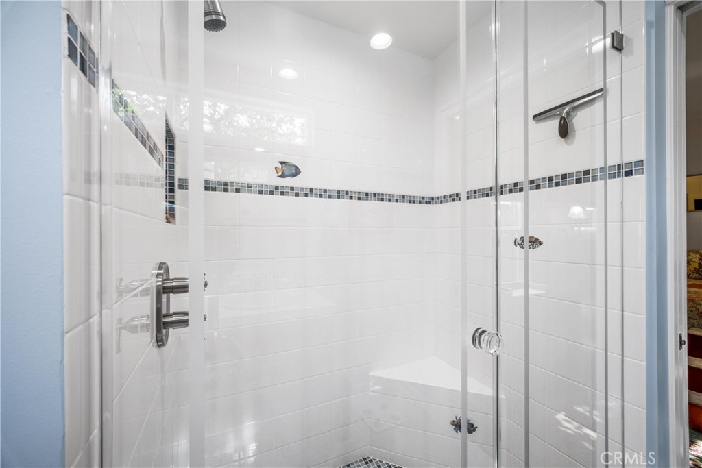 1245 S Hudson Avenue Property Photo 23