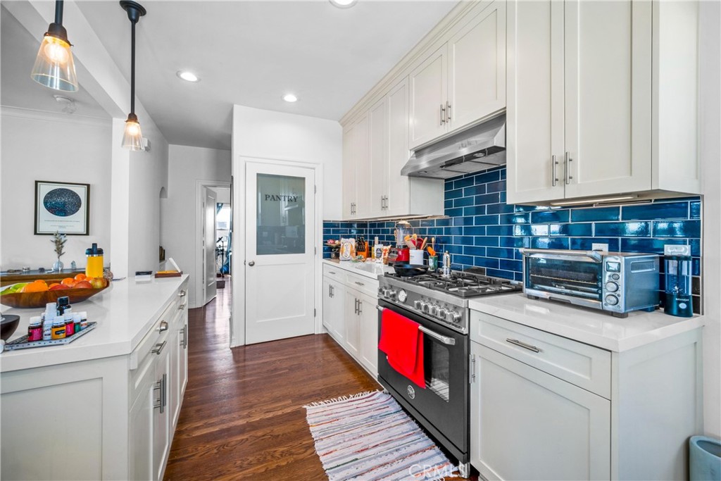 1245 S Hudson Avenue Property Photo 32