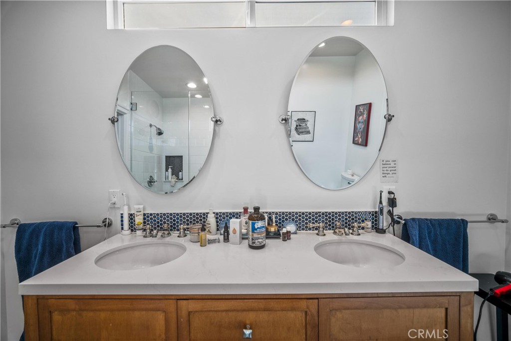 1245 S Hudson Avenue Property Photo 38