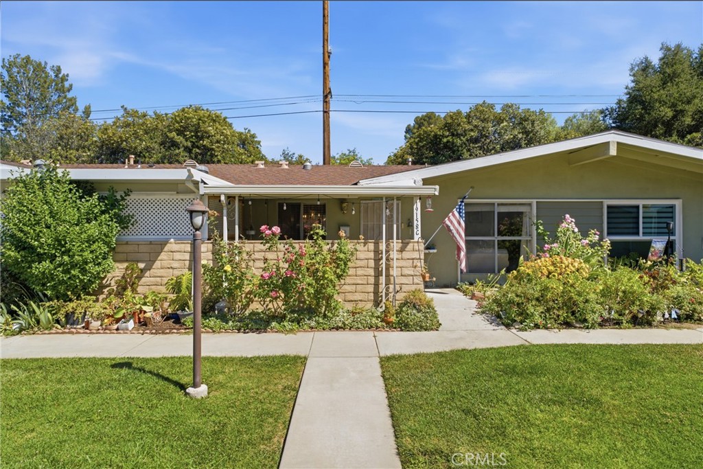 19158 Avenue Of The Oaks C Property Photo 1